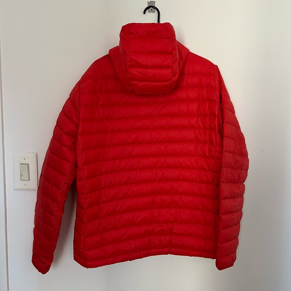 Patagonia Men's XL Red Puffer Jacket with Hood - Picture 5 of 9